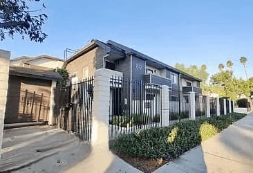 845 E 28th St property